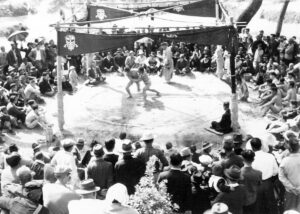 かつて行われていた相撲の様子